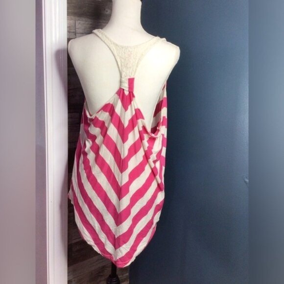 No Boundaries 2xl  pink and white sleeveless tank top (0044) - Picture 3 of 9